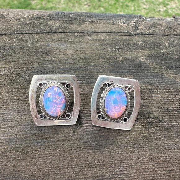 Vintage Taxco Mexican Opalite Tripled 925 Sterling Silver Earrings Screw Back - Picture 1 of 10